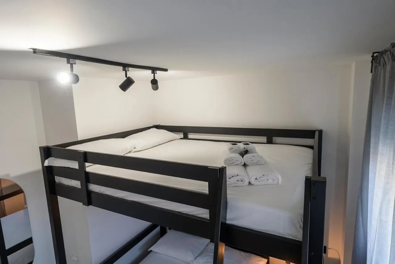Apartment Vallarsa 10 - Int.01 Milan Italy