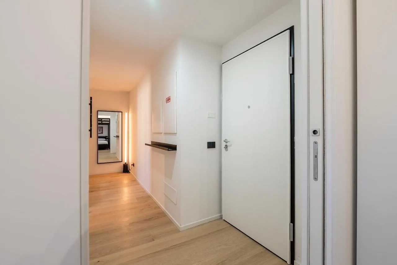 Apartment Vallarsa 10 - Int.01 Milan 0*,  Italy